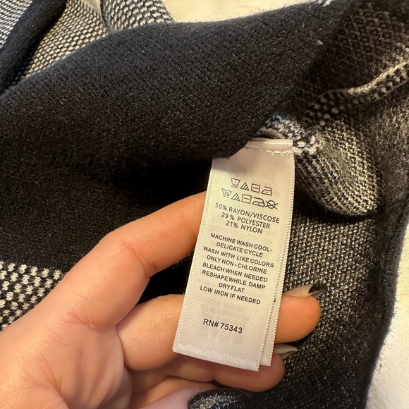 Tahari Womens Sweater Top Black White Plaid Mock Neck Preppy Long Sleeve XS NWOT - Picture 6 of 8